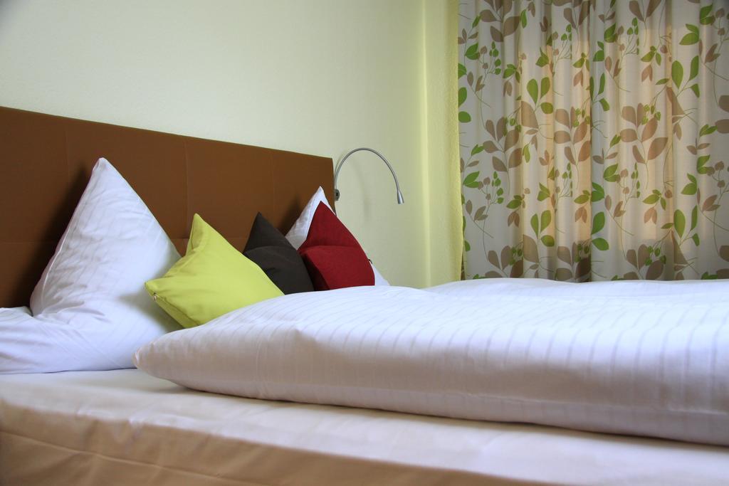 Hotel Garni Vier Jahreszeiten Bad Füssing Екстериор снимка
